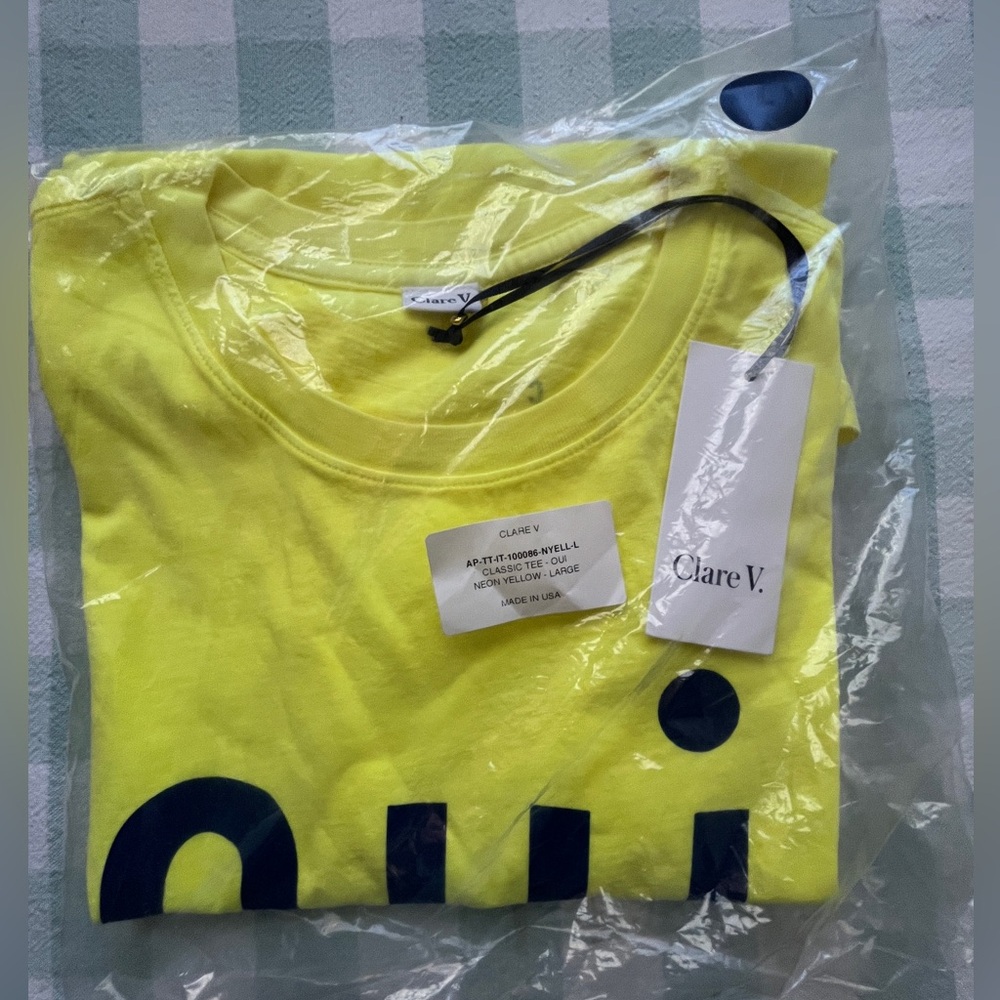 Clare V. Classic t-shirt OUI size Large NWT